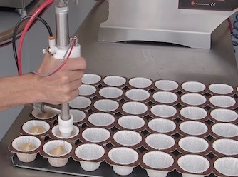 Table-top depositing machine for food & bakery production